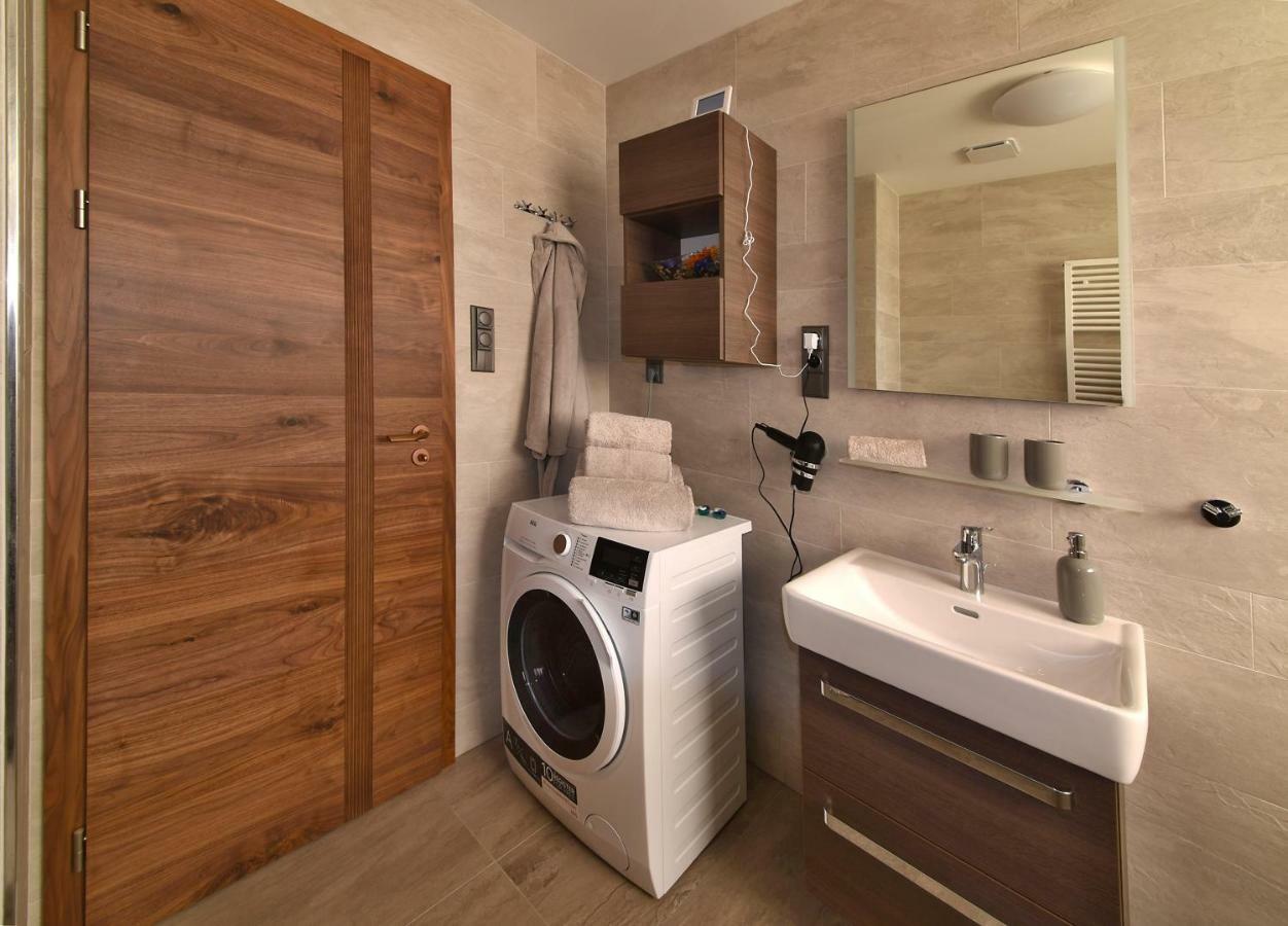 Apartment Adelka 104 With Private Whirlpool ชปินด์เลอรูฟ มลิน ภายนอก รูปภาพ